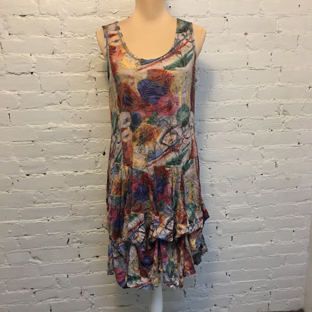 Shana tiered hem ruched dress painterly print size m sleeveless